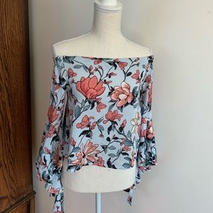 🌺Flowery Off-Shoulder Blouse, Size SM🌺